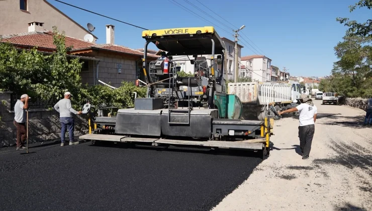 Melikgazi Belediyesi Selçuklu Mahallesi’nde 3 cadde ve 2 sokağı asfaltladı